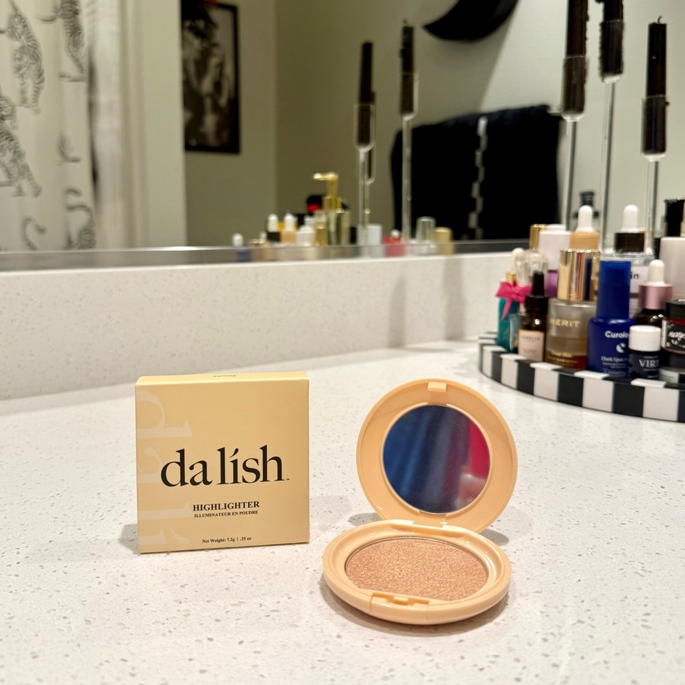 NWT - DaLish Highlighter in Sunrise